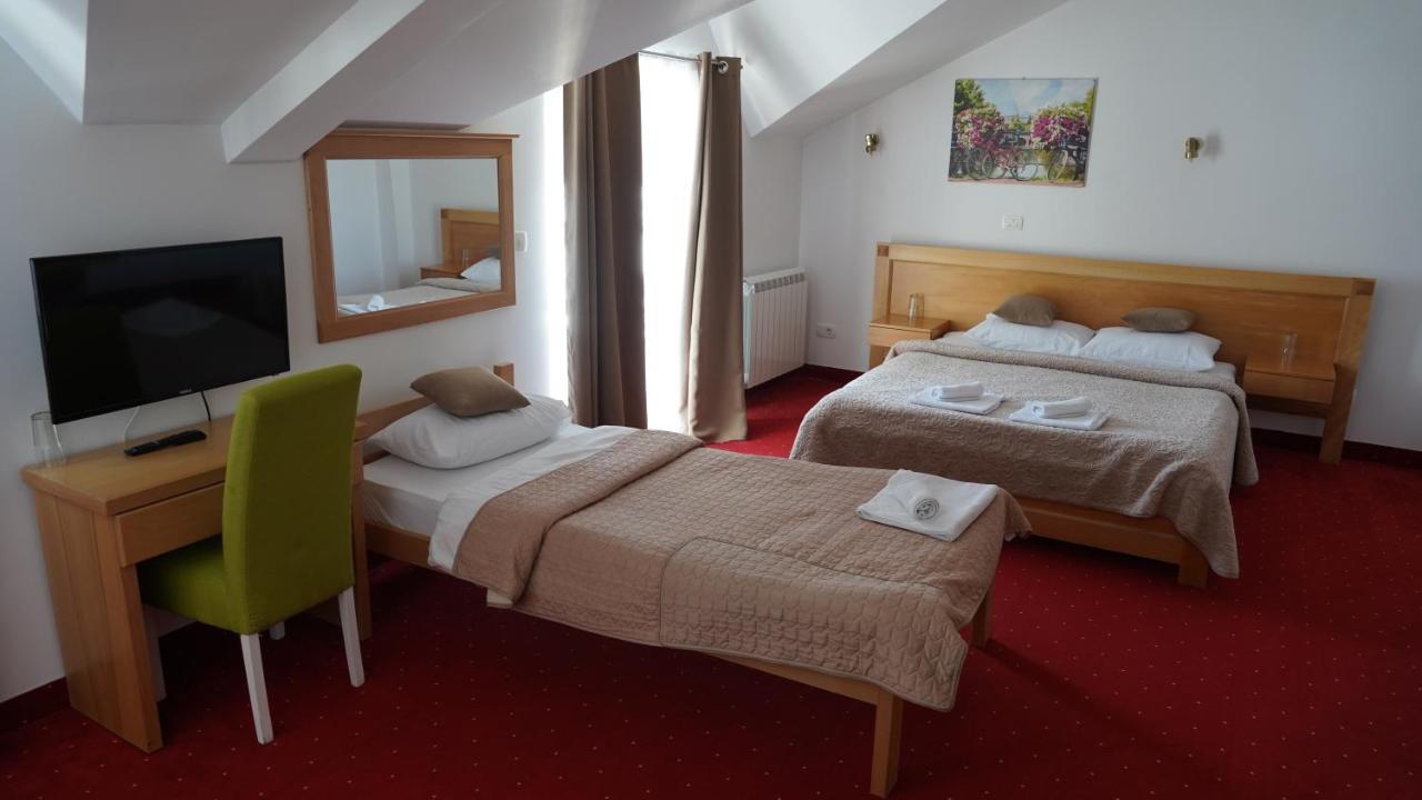 Hotel Serdar Мойковац Екстериор снимка