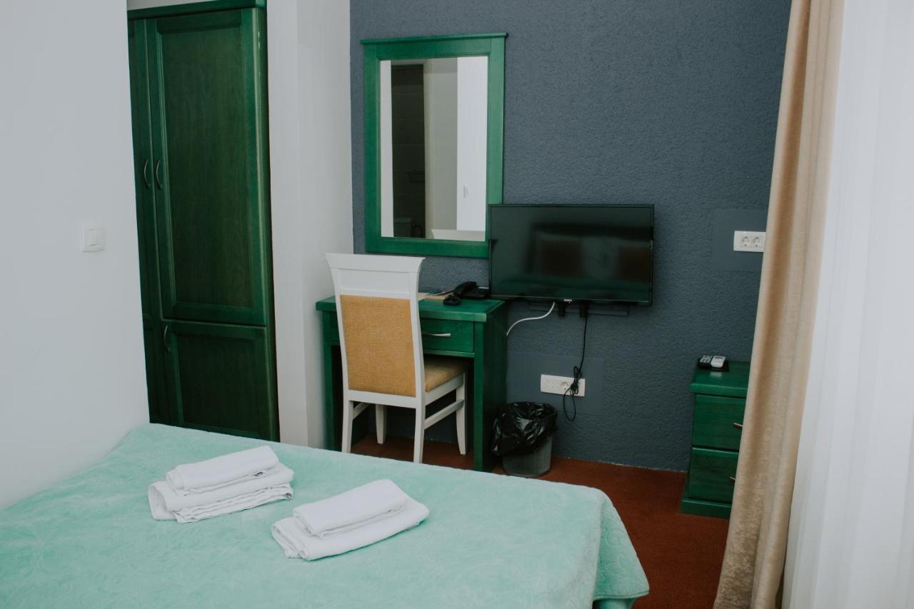 Hotel Serdar Мойковац Екстериор снимка