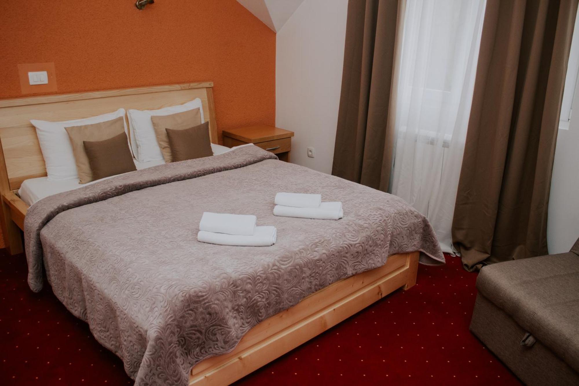 Hotel Serdar Мойковац Екстериор снимка