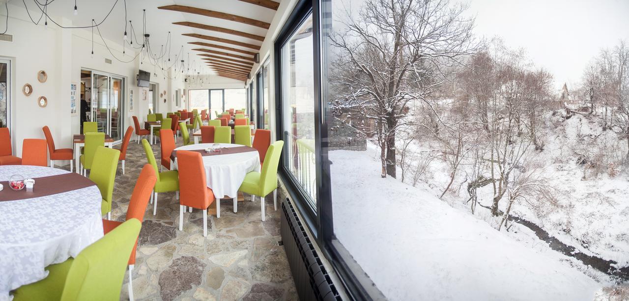 Hotel Serdar Мойковац Екстериор снимка